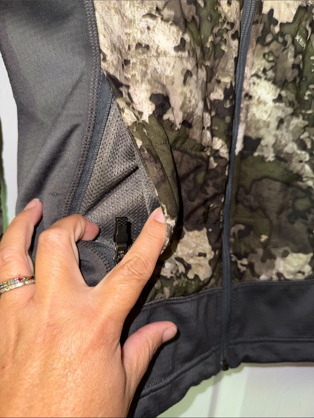 Cabelas Instinct Lightweight Camo Jacket